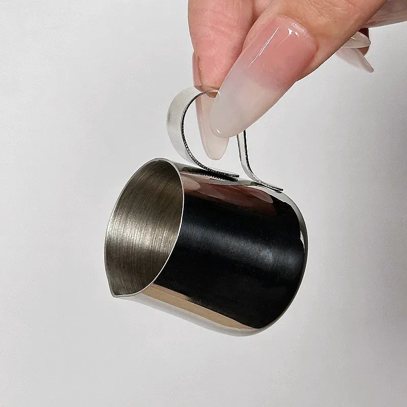Pichet à lait élégant pour barista