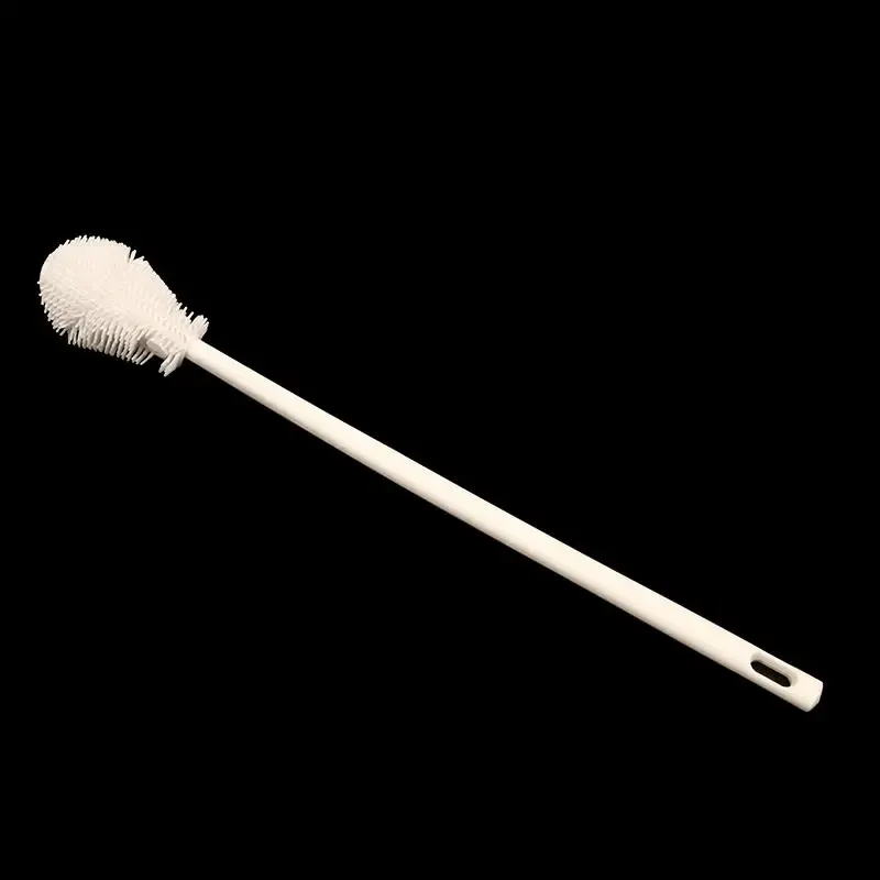 Brosse de nettoyage en silicone dans une cuisine