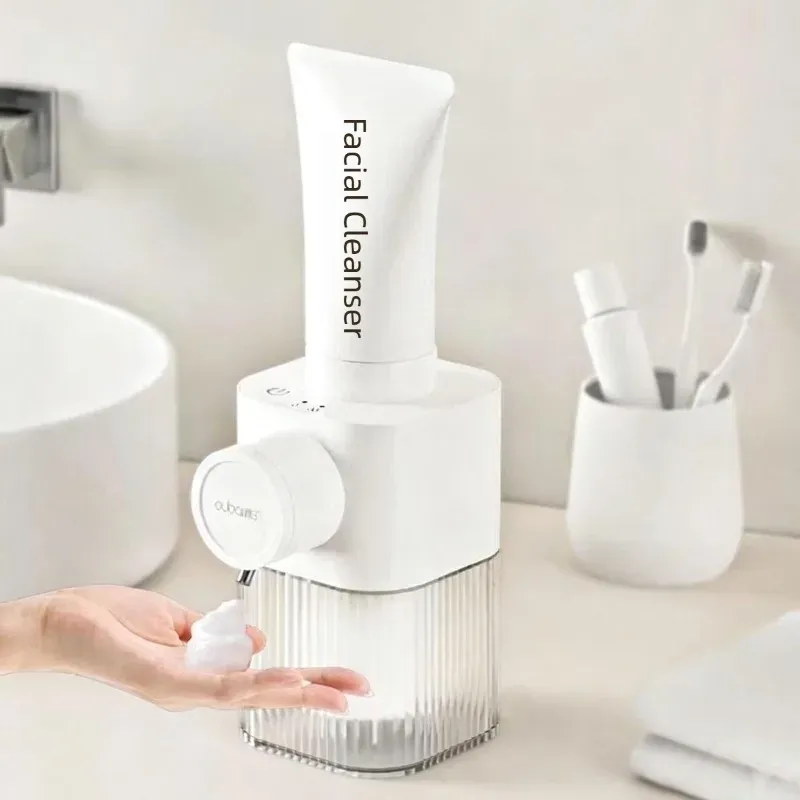Générateur de mousse électrique présenté dans un intérieur moderne