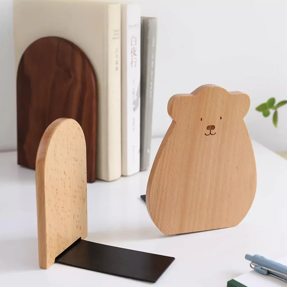 Serre-livres en bois naturel en situation