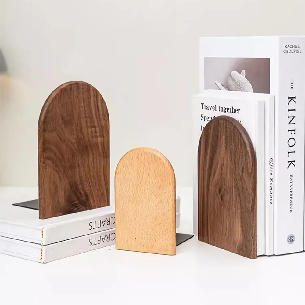 Serre-livres en bois naturel, ambiance domestique