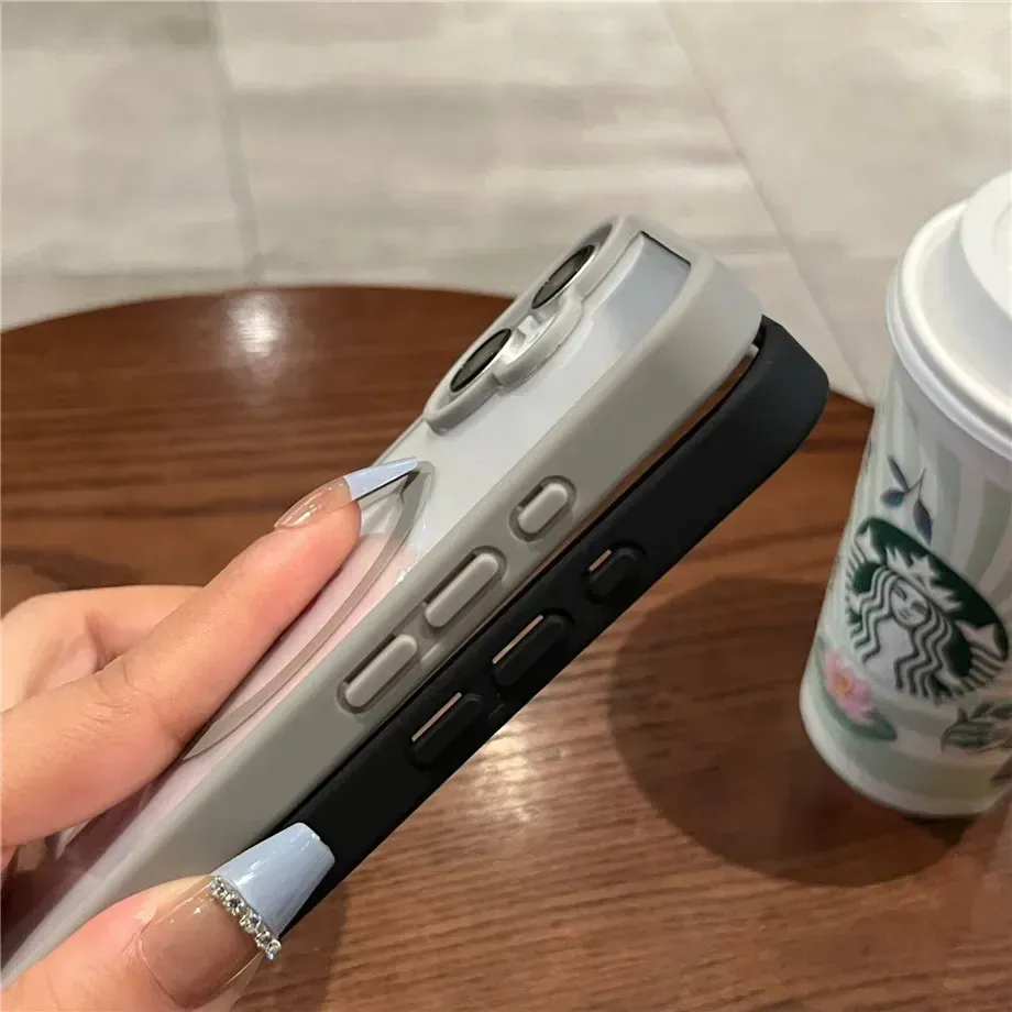 Coque MagSafe transparente vue de profil