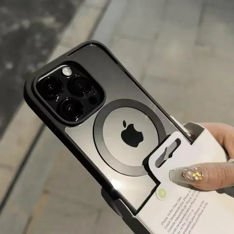 Coque magnétique transparente, finition finale