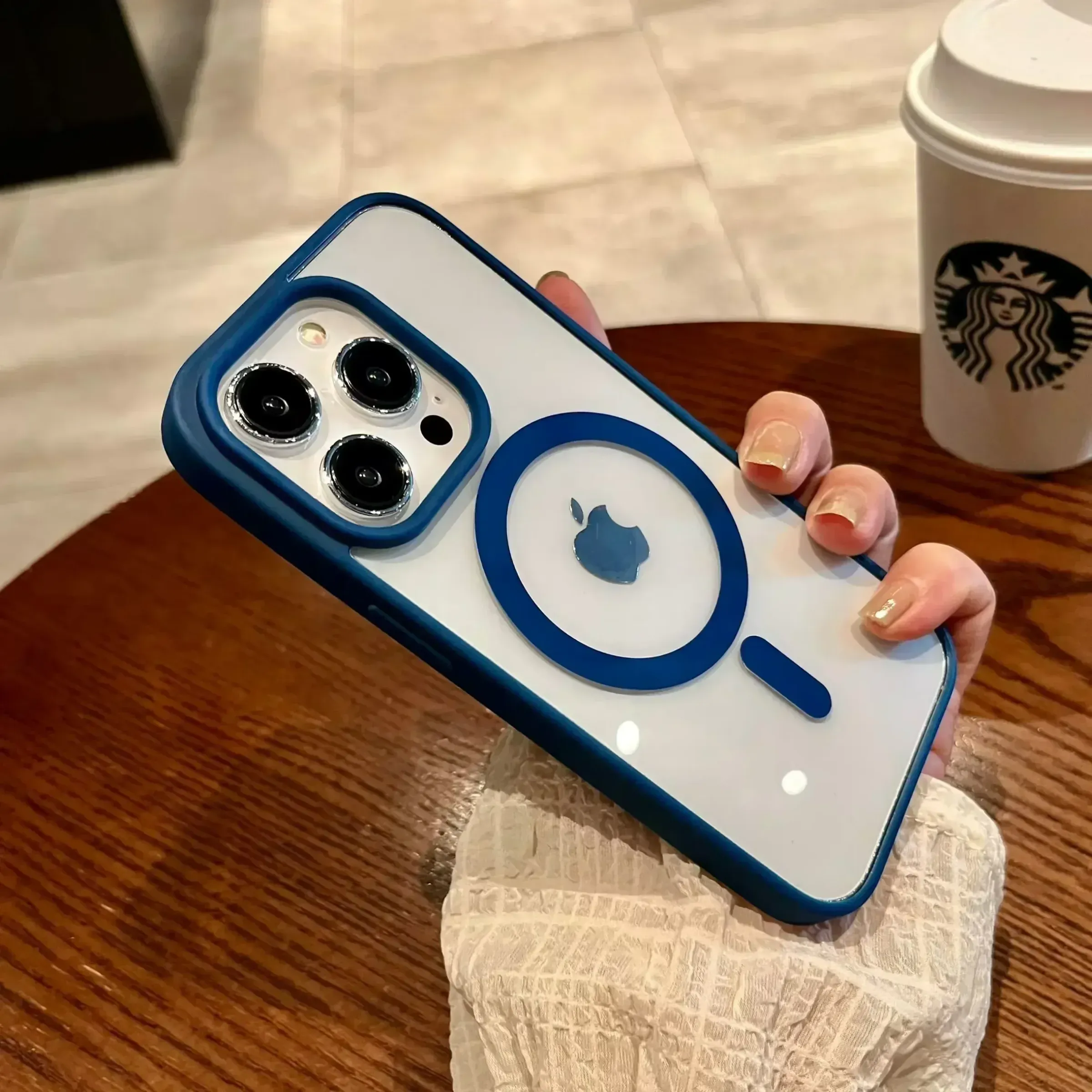 Coque magnétique transparente pour iPhone compatible avec la recharge sans fil 9