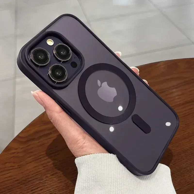 Coque magnétique transparente pour iPhone compatible avec la recharge sans fil 12