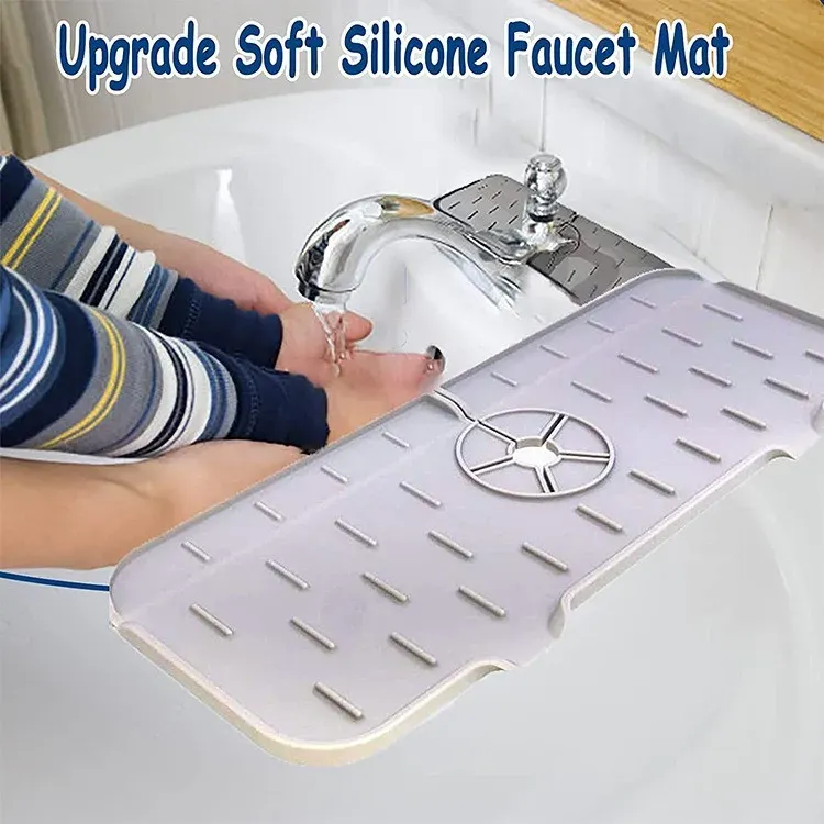 Tapis de robinet en silicone en situation de cuisine