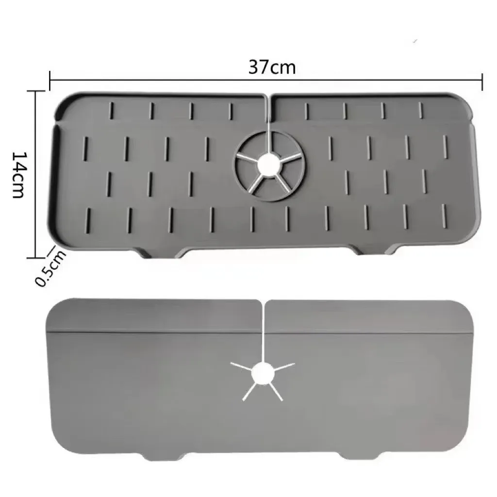 Tapis de robinet en silicone près d'un évier