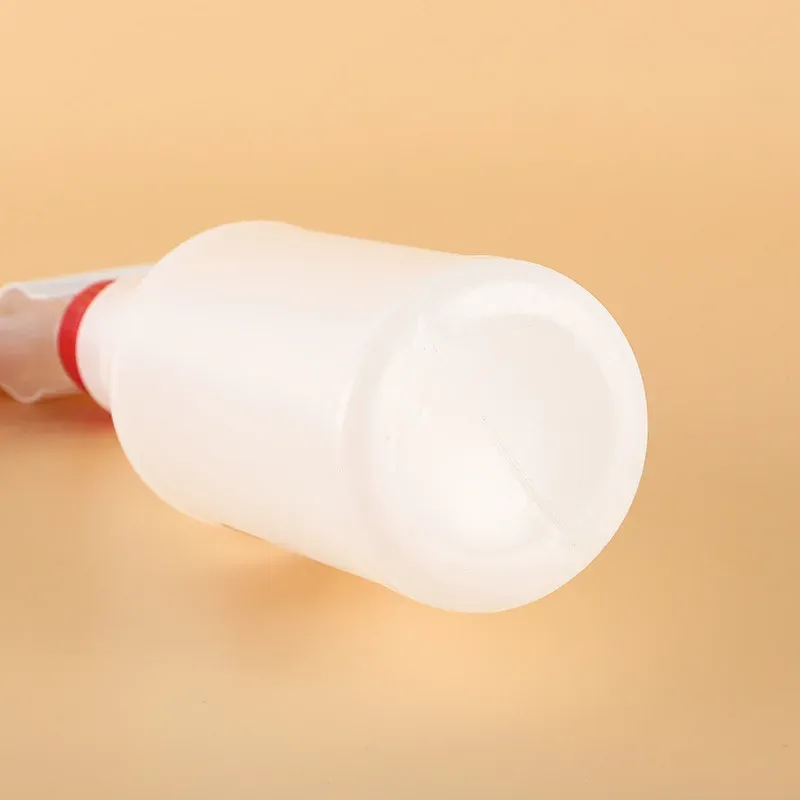 Flacon pulvérisateur transparent, présentation finale