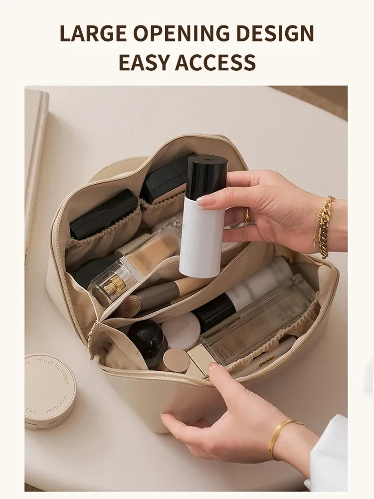 Trousse de maquillage de voyage, présentation lifestyle