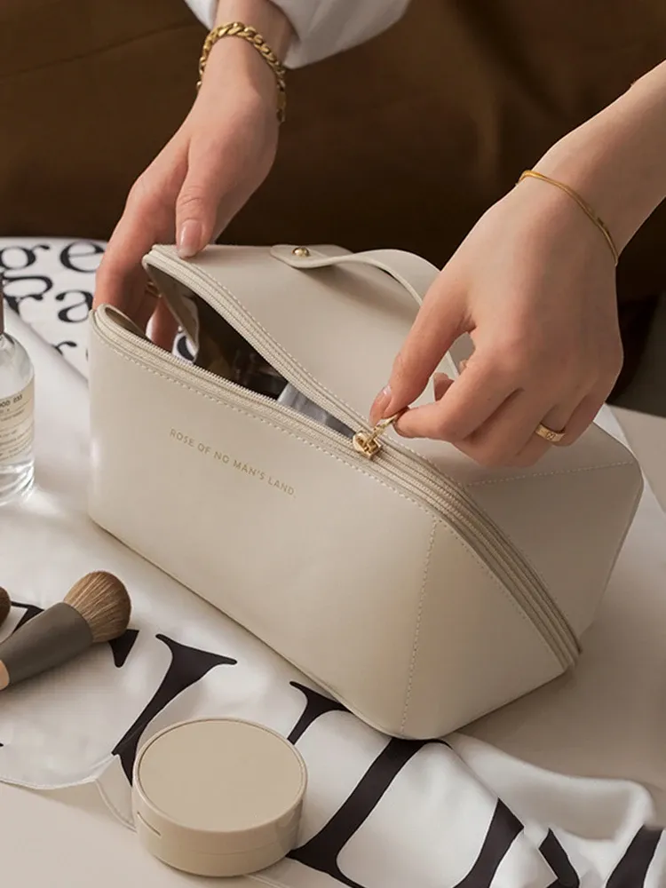 Trousse de maquillage de voyage, finition élégante
