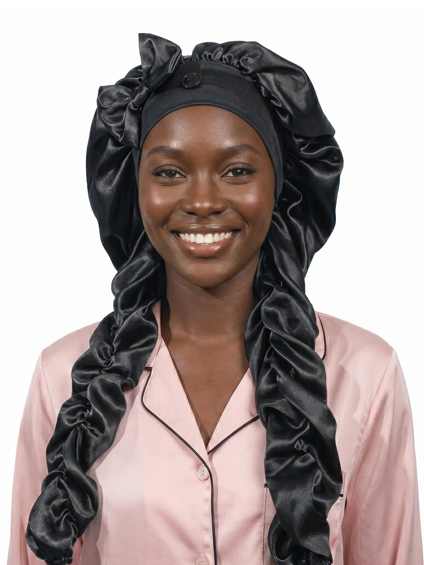 Bonnet en satin porté de face