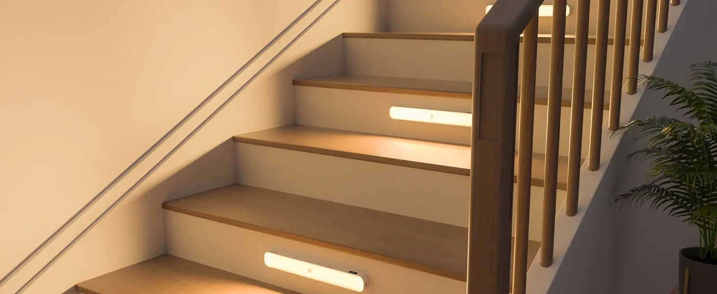 Éclairage d'armoire WILLED, espace de rangement