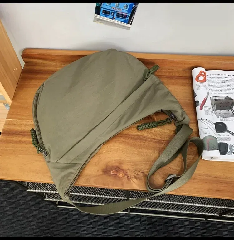 Sac hobo en situation de voyage