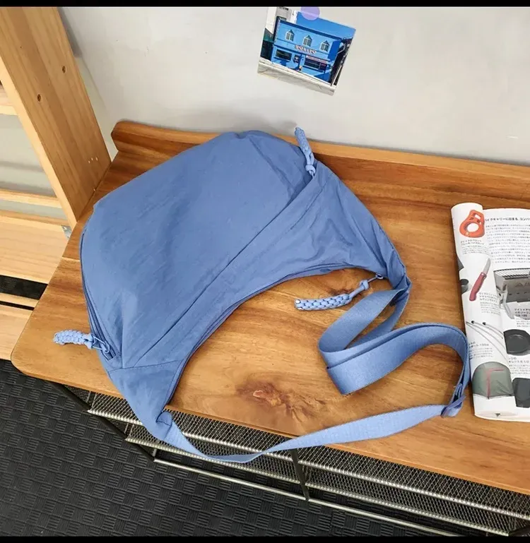 Sac hobo de couleur unie