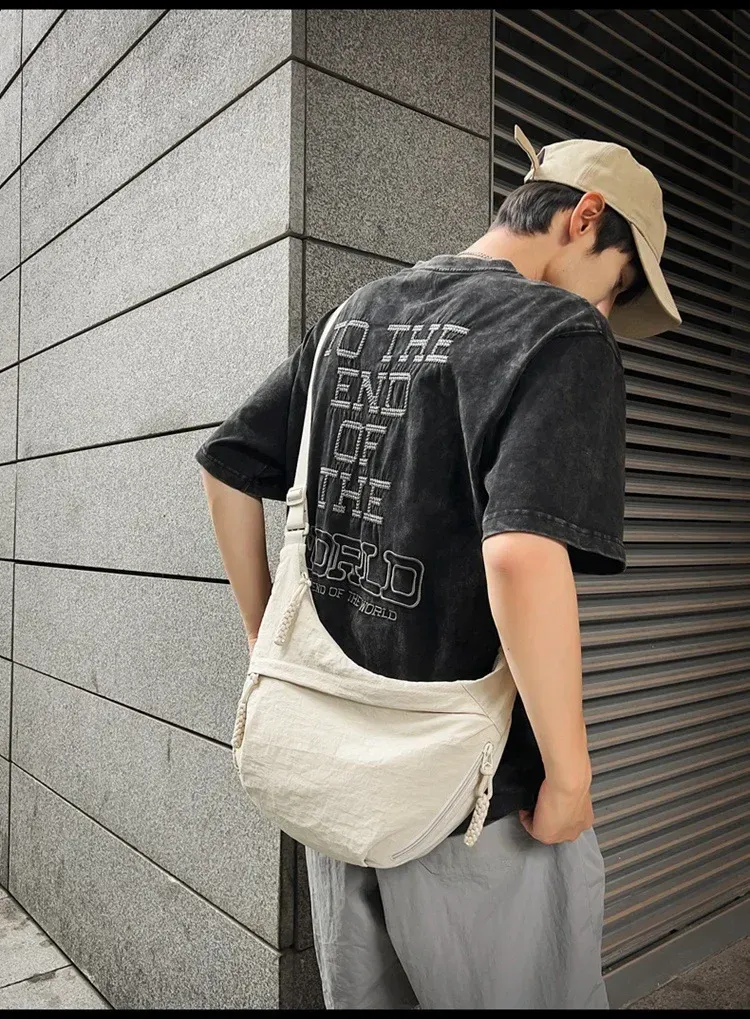 Sac hobo en situation quotidienne