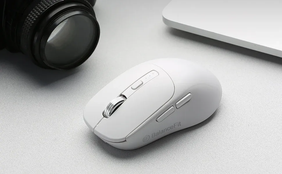 Souris sans fil utilisée au quotidien
