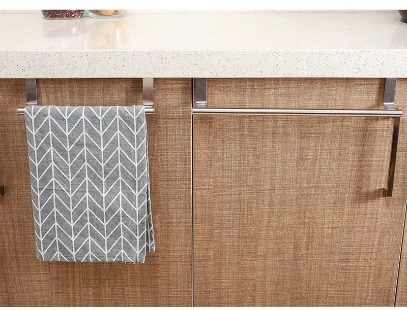 Porte-serviettes dans une salle de bain élégante