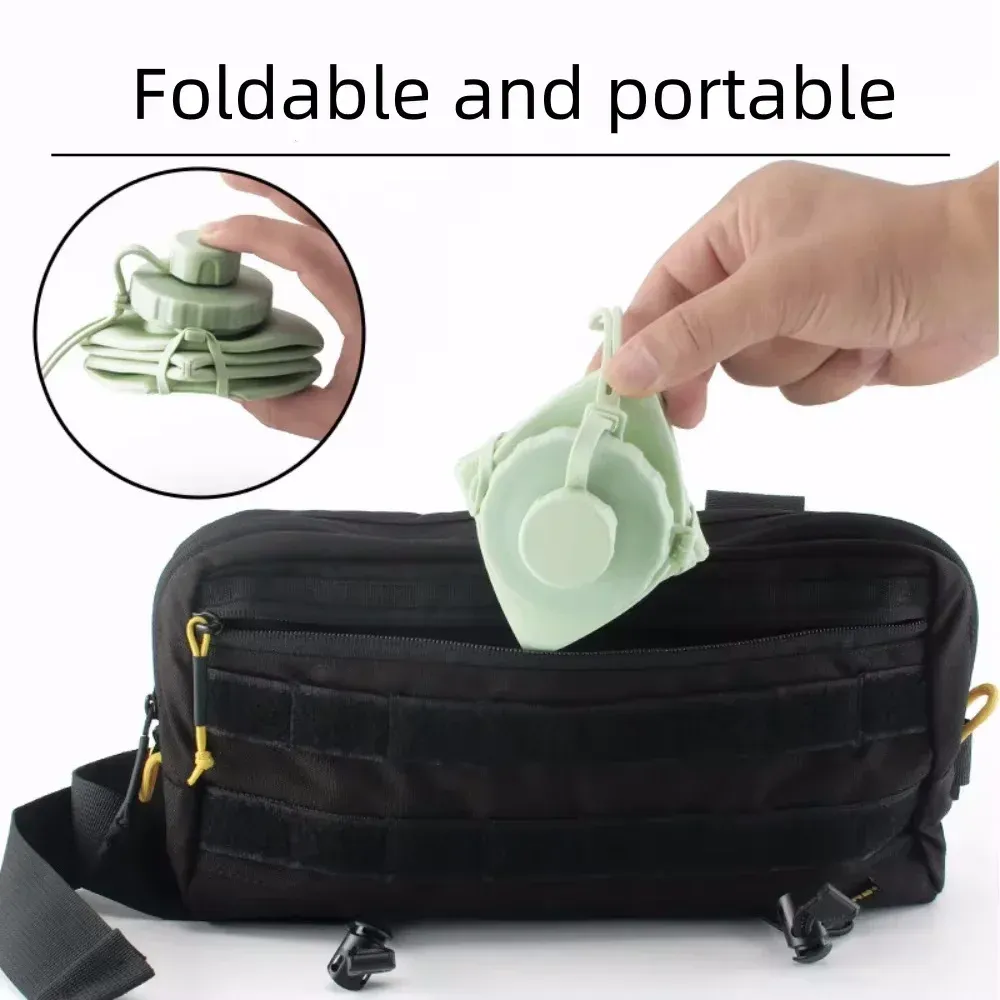 Gourde pliable en silicone repliée et rangée