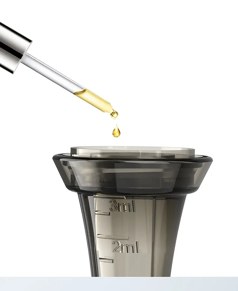 Applicateur liquide pour cuir chevelu, vue rapprochée