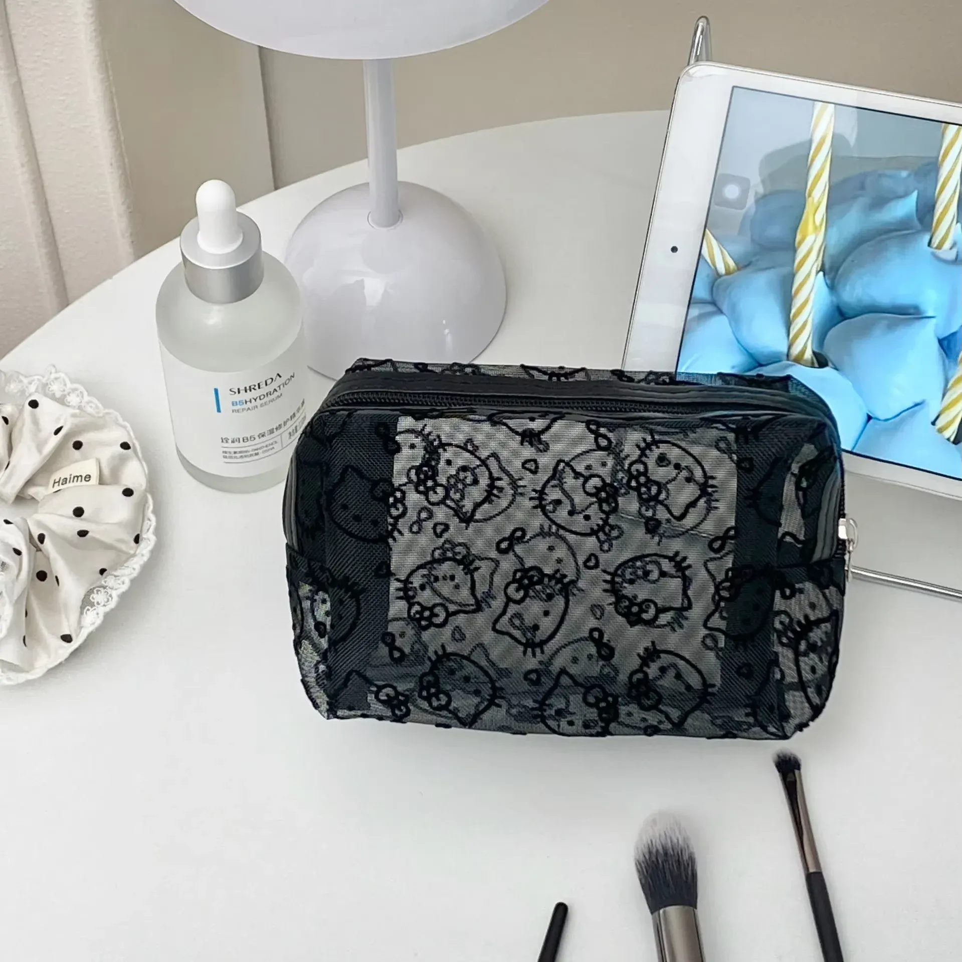 Trousse de maquillage noire en maille, portable et grande capacité, organisateur de toilette de voyage 7