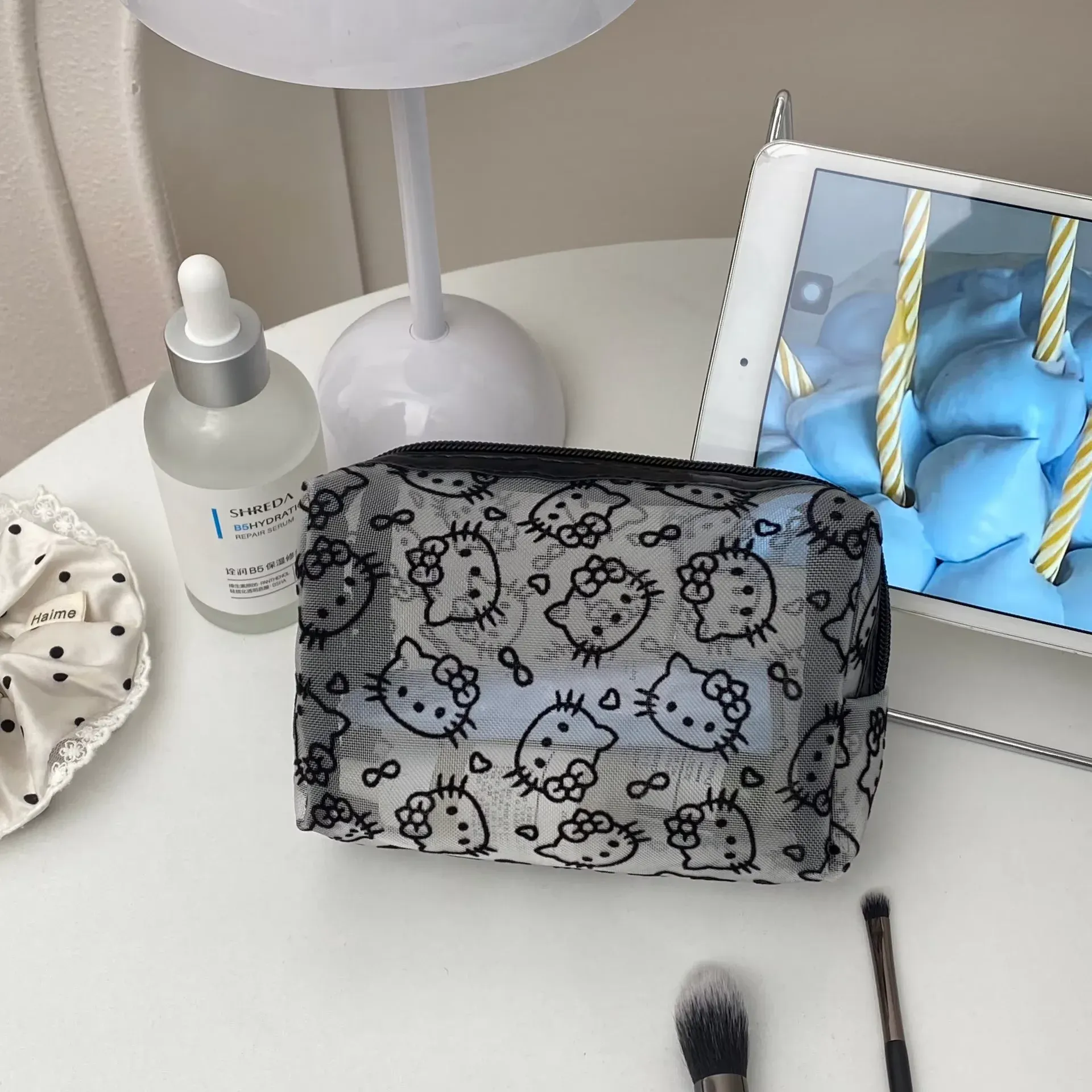Trousse de maquillage noire en maille, portable et grande capacité, organisateur de toilette de voyage 8