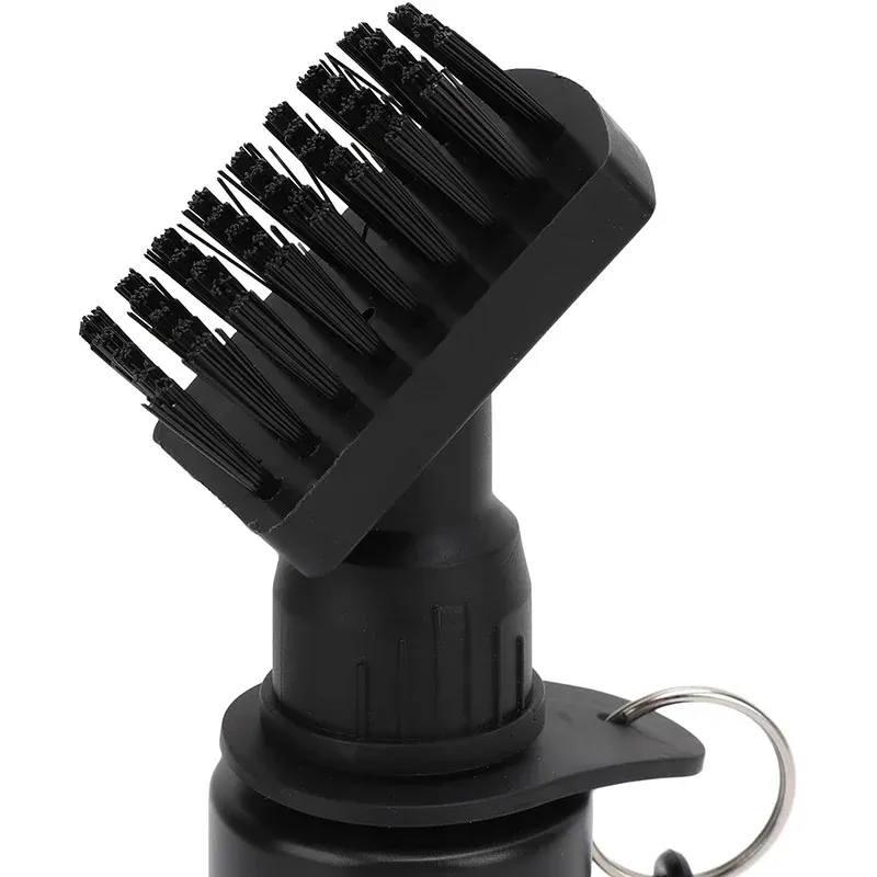 Accessoire de nettoyage de golf en situation