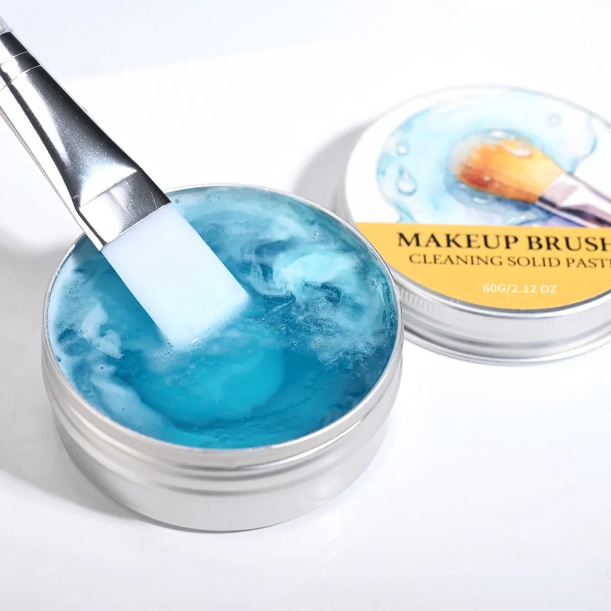 Détail du nettoyant solide pour outils de maquillage
