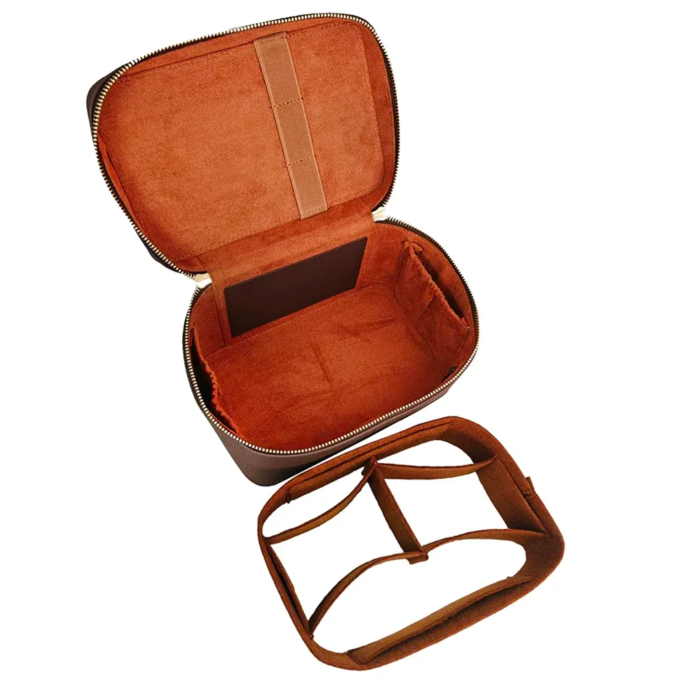 Trousse de toilette en cuir personnalisable avec nom pour femme, grande capacité et format voyage 4