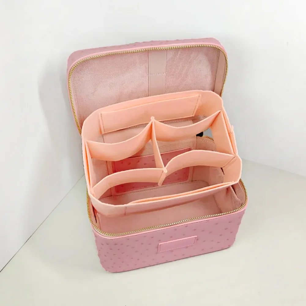 Trousse de voyage en cuir