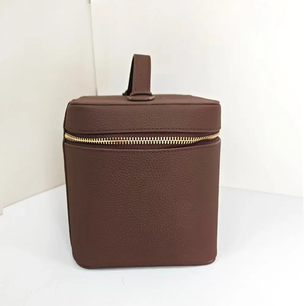 Trousse de maquillage en cuir