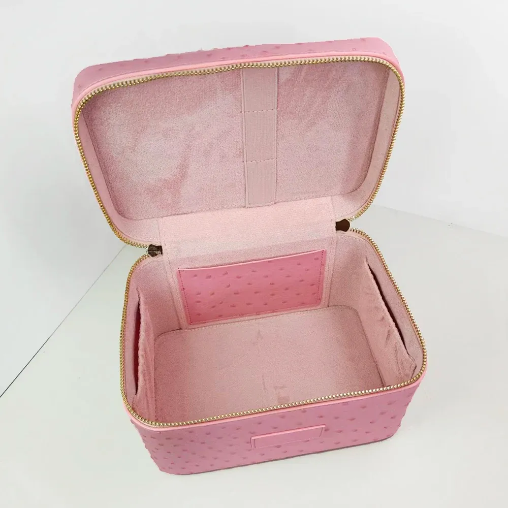 Organisation des produits de beauté dans la trousse