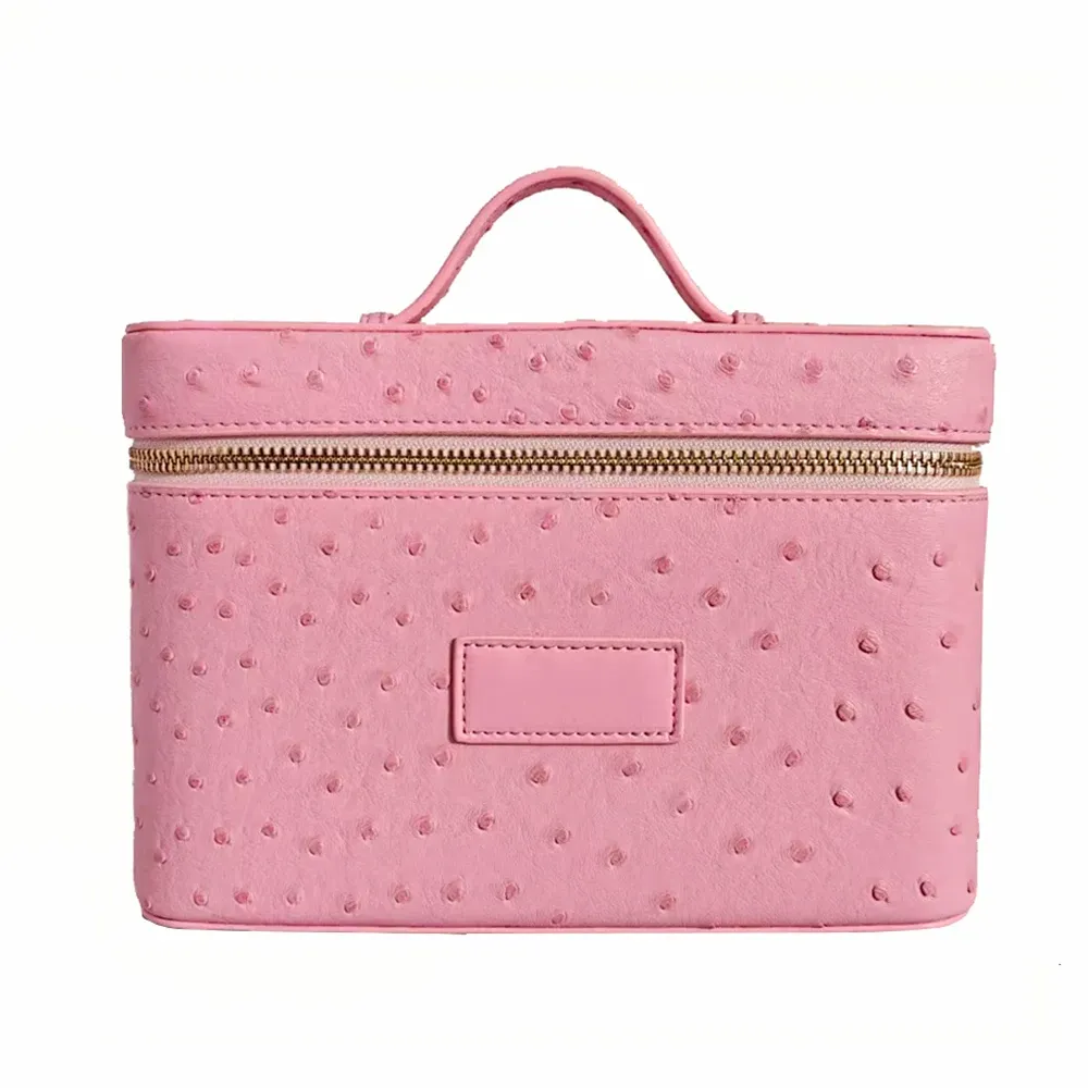 Trousse de toilette en cuir personnalisable avec nom pour femme, grande capacité et format voyage 8