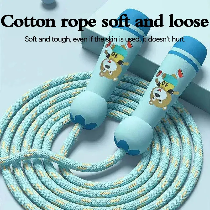 Corde à sauter réglable en coton pour enfants, design ludique avec dessin animé, poignée en bois naturel 4