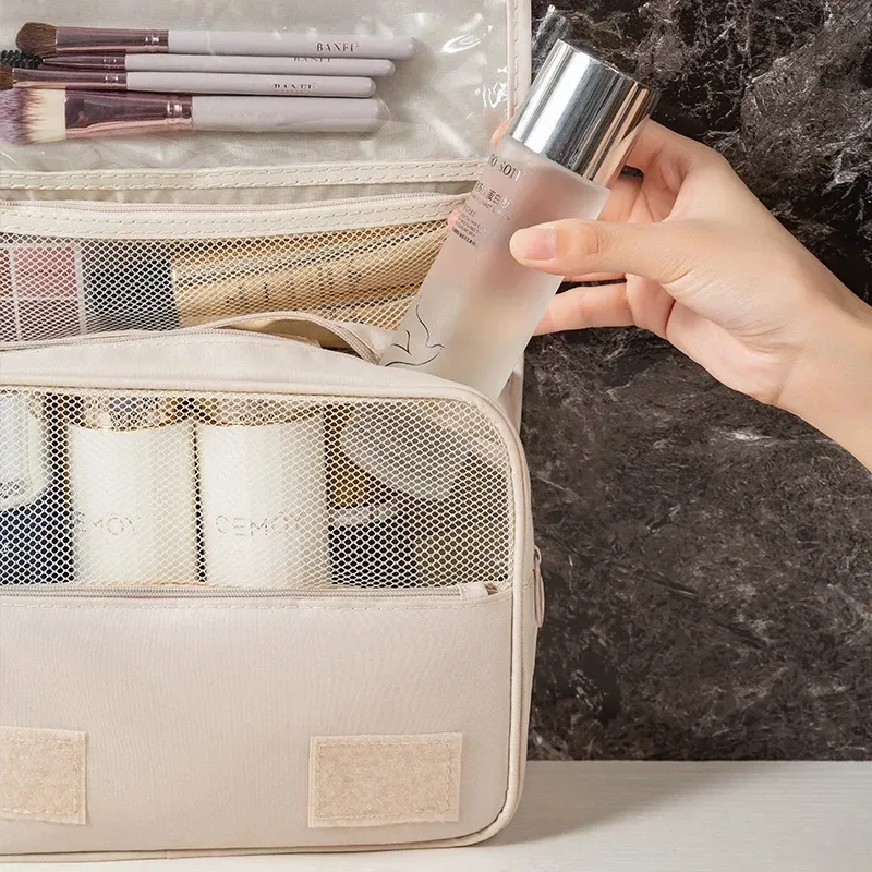 Sac de voyage multifonctionnel avec crochet et trousse de rangement pour cosmétiques 4