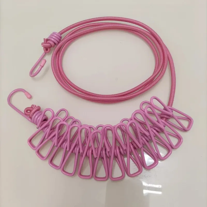Corde à linge portable installée en extérieur