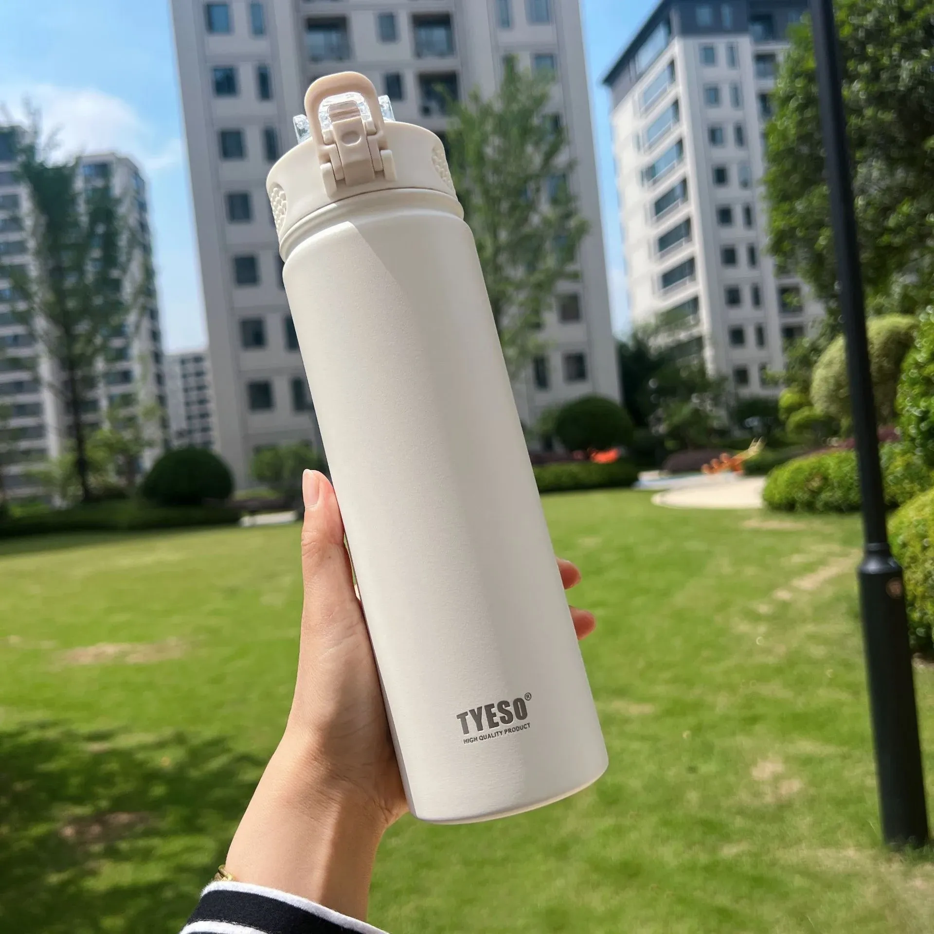 Bouteille isotherme TYESO en acier inoxydable, gourde isolée sous vide pour la voiture, le sport et les voyages 30