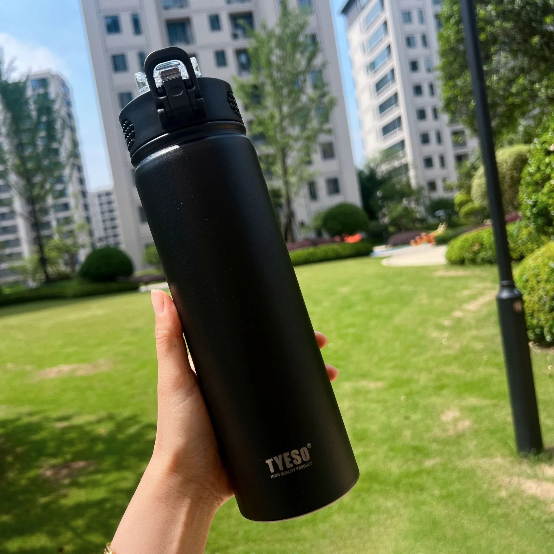 Bouteille isotherme TYESO en acier inoxydable, gourde isolée sous vide pour la voiture, le sport et les voyages 31