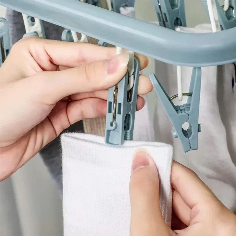 Cintre de séchage pliable avec 32 pinces pour chaussettes, soutiens-gorge, serviettes, sous-vêtements et vêtements de bébé 6