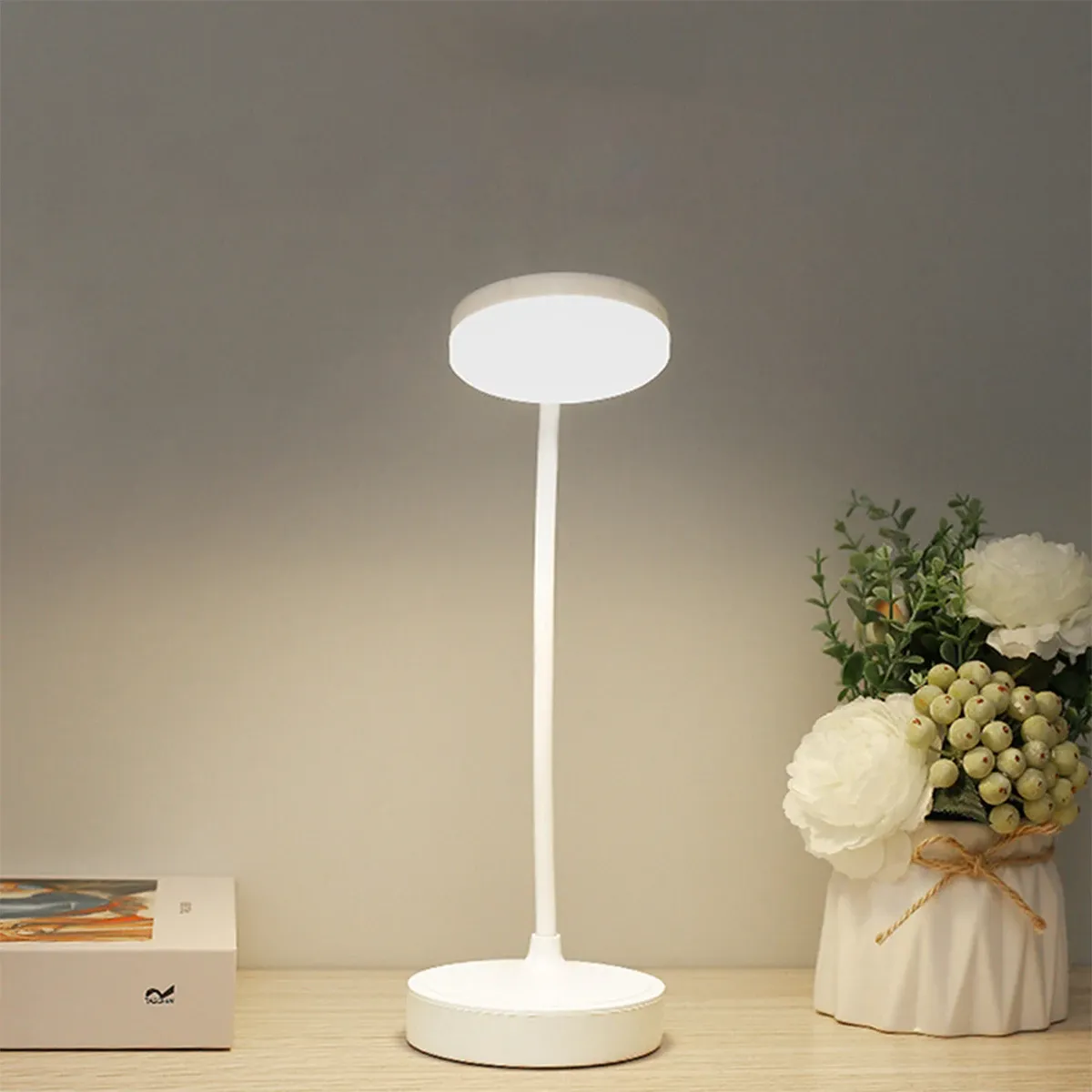 Lampe de bureau LED tactile à 3 niveaux de luminosité, rechargeable par USB, sans fil et portable, pour chambre et chevet 4