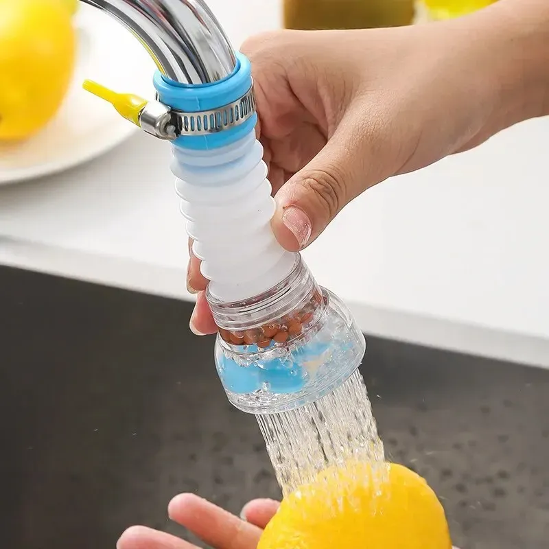 Robinet multifonction pivotant et extensible, détail de la sortie d'eau
