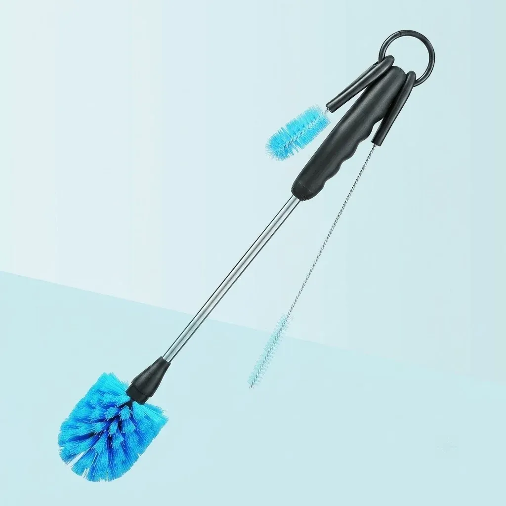 Détail de la brosse flexible à long manche