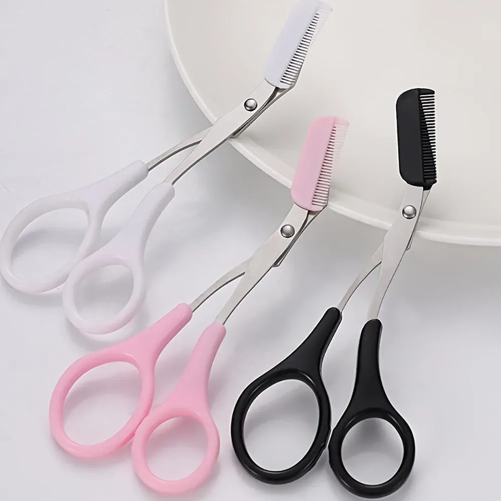 Ciseau à sourcils avec peigne, vue finale