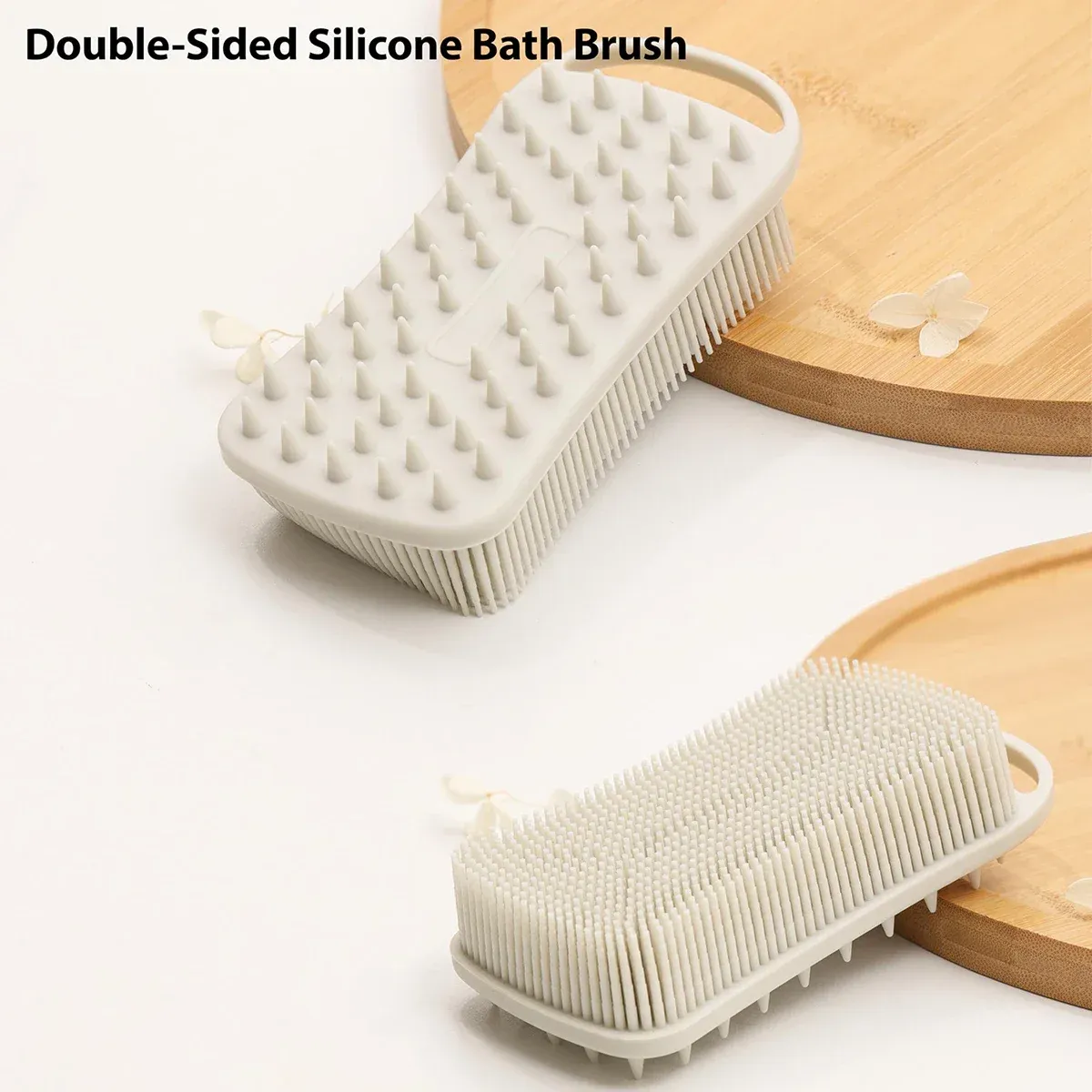 Brosse de douche en silicone 2 en 1 : masseur doux pour le cuir chevelu et brosse double face pour le corps 2