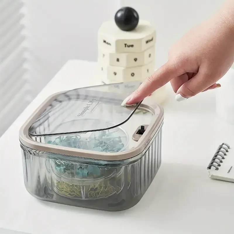 Boîte de rangement dans la salle de bain
