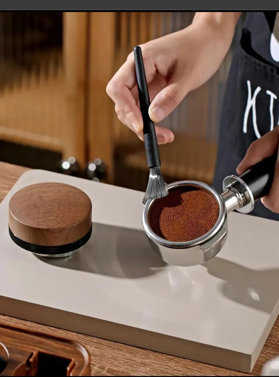 Brosse à café, nettoyage d'une machine à expresso