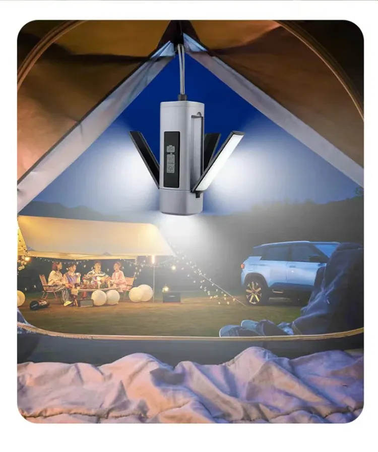 Lampe de camping dans l'environnement de la nature