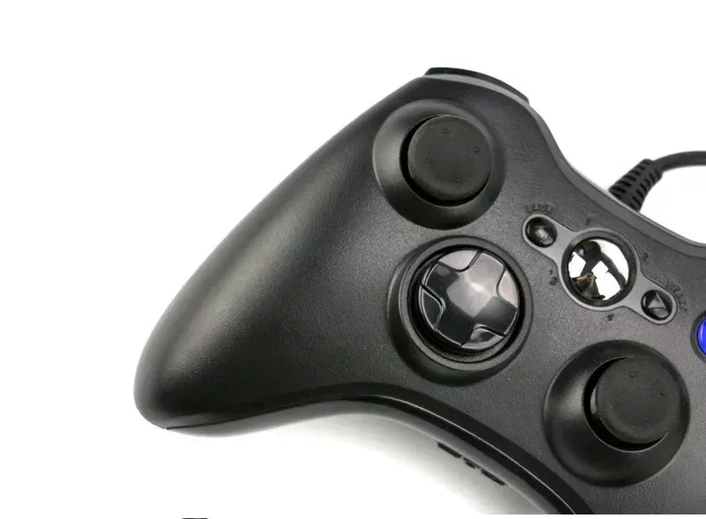 Manette filaire USB en situation de jeu