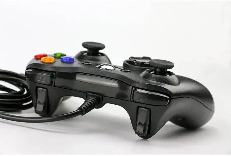 Boutons et sticks de la manette filaire USB