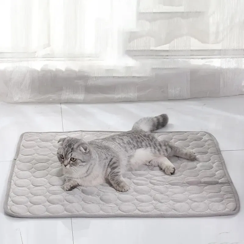 Tapis rafraîchissant pour chiens et chats, couverture de refroidissement durable 3