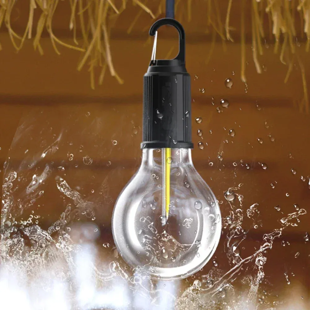 Lampe LED en situation de camping